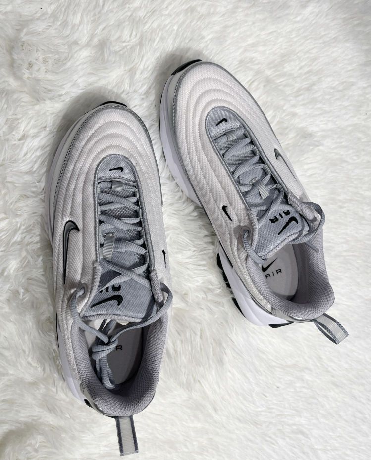 后跟大气垫，女生挚爱

Nike Air