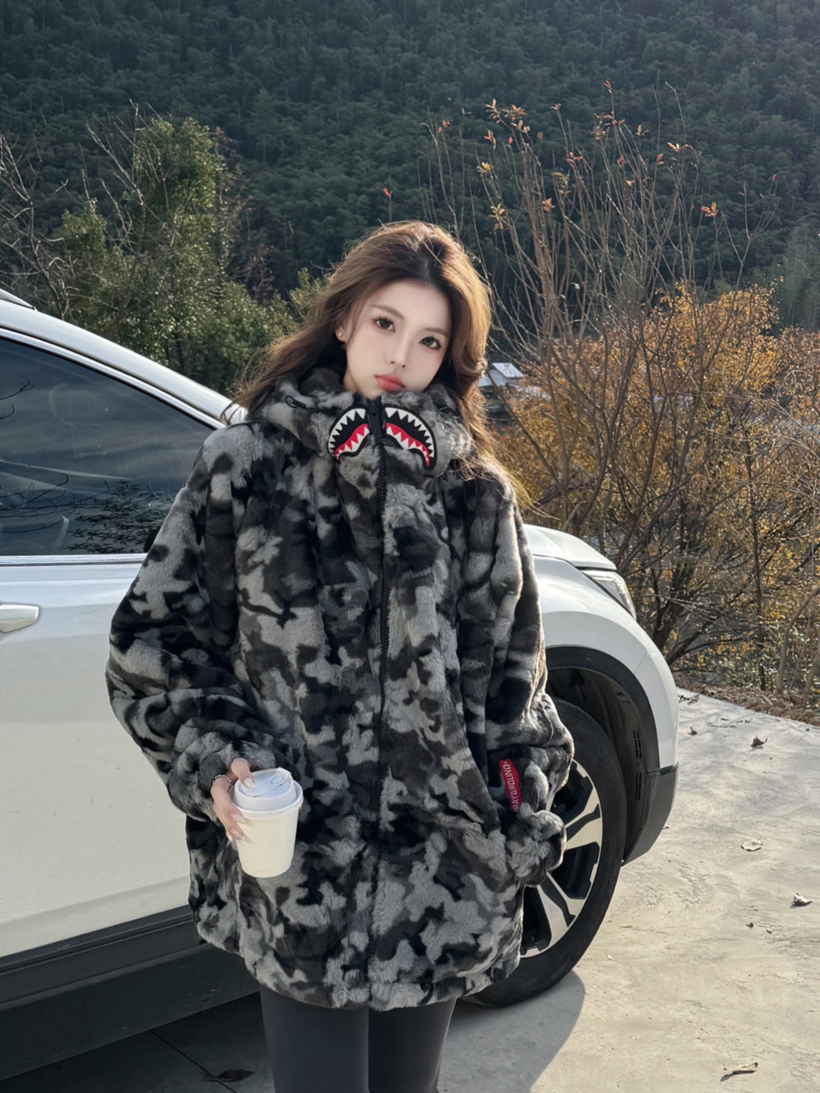 sprayground 谁能拒绝这么炫酷的毛毛外套