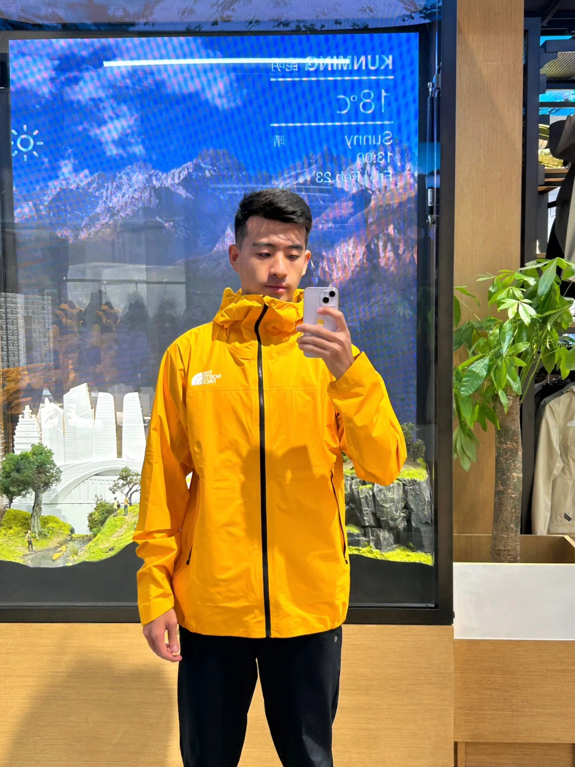 TheNorthFace 轻便自如的户外冲锋衣