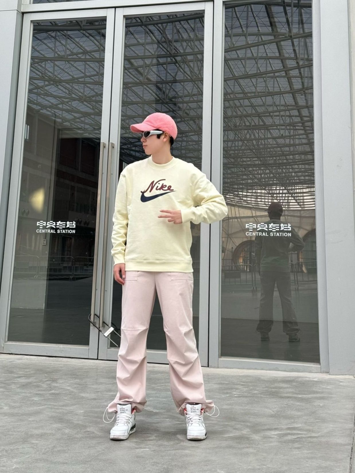 冬日多巴胺蜜桃色伞兵裤敲美腻~