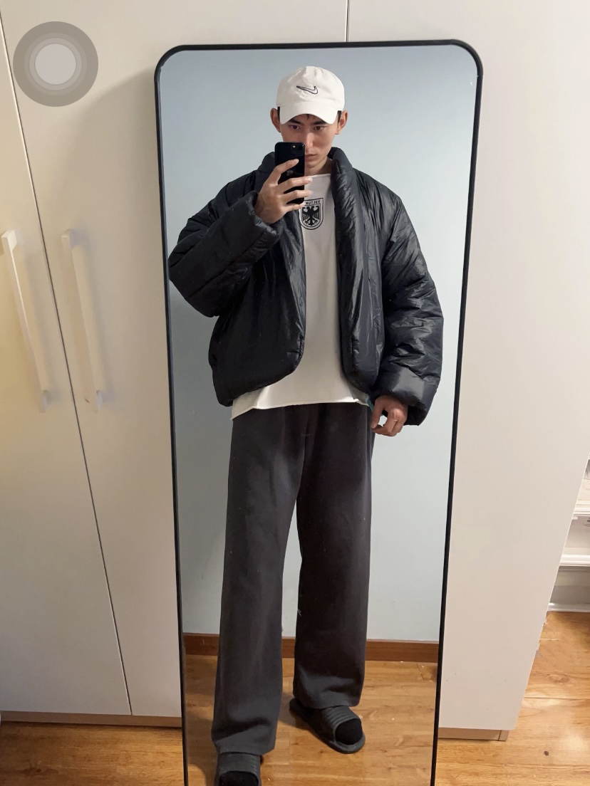 朋友问我 为什么把垃圾袋穿身上