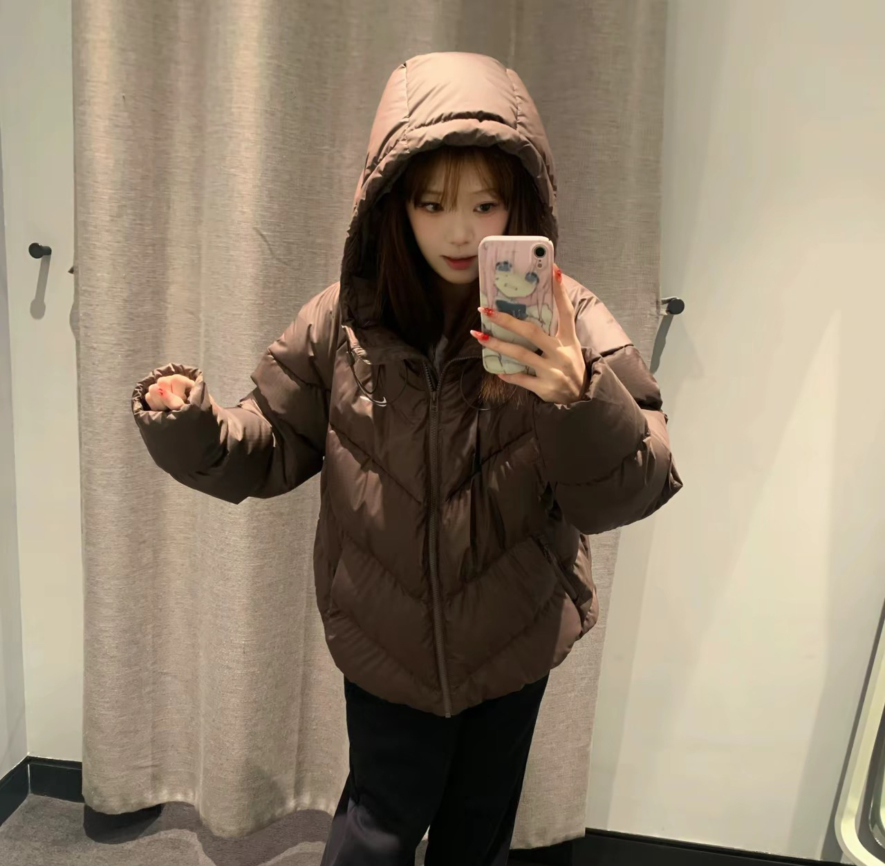 新款巧克力色羽绒服好有复古感C