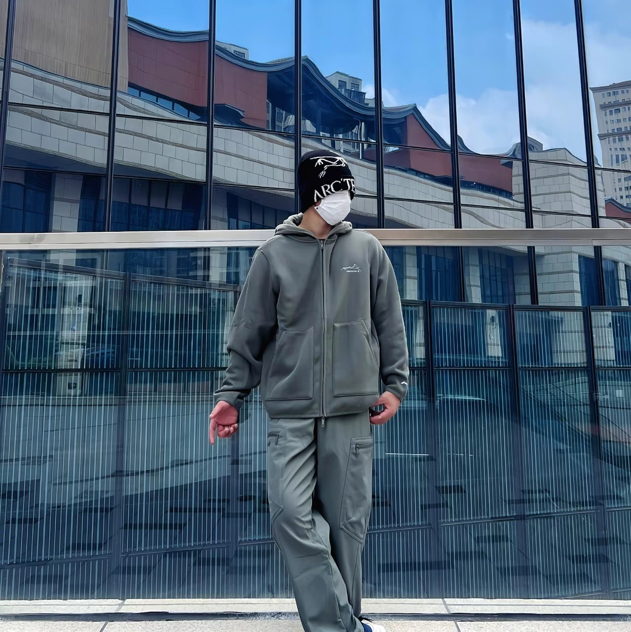 OOTD | 初秋开学季穿搭用螺烟绿来点缀