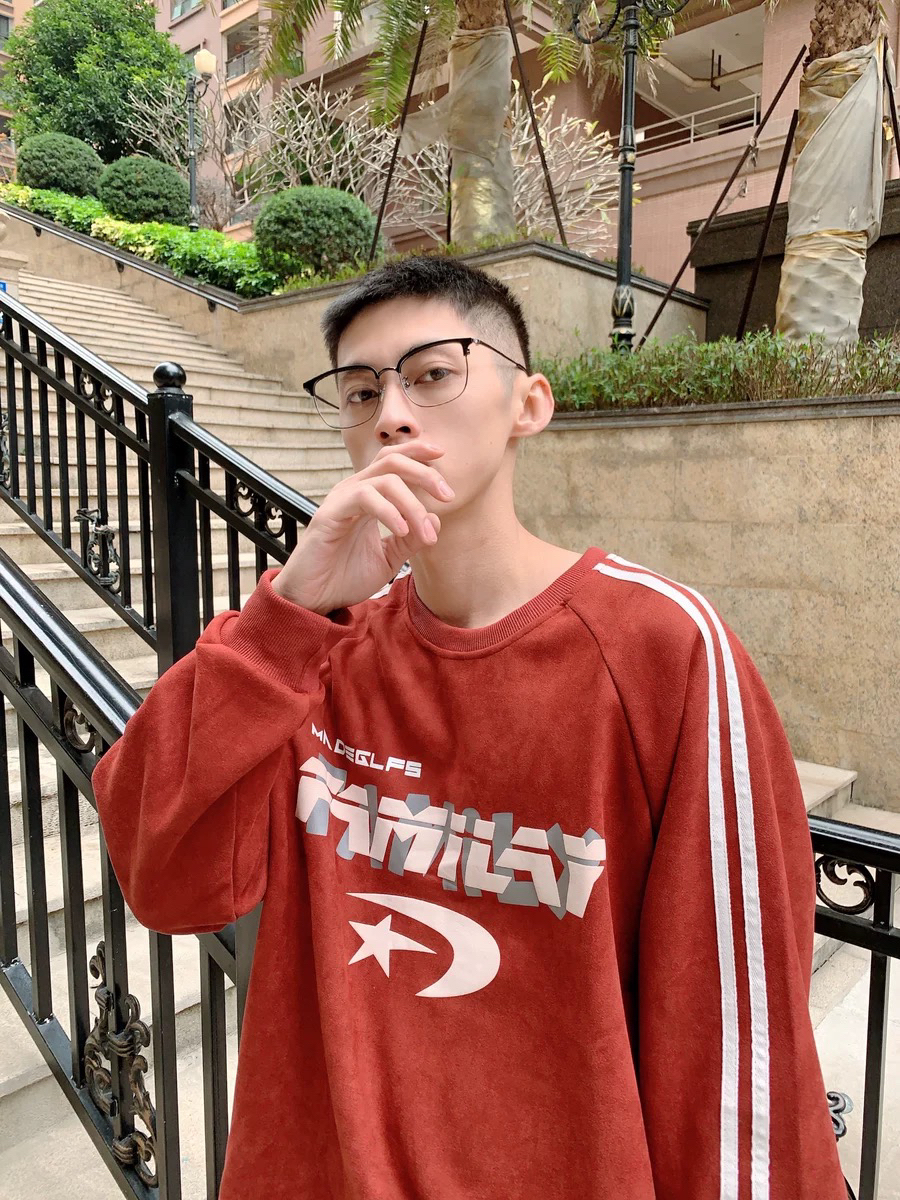 好镜种草｜一副简单耐看的黑框纯钛眼镜👓