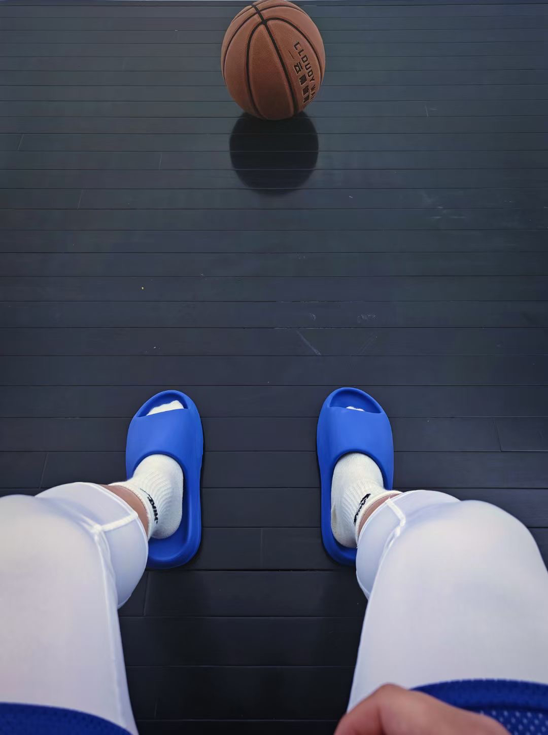 它并不属于真正意义上的拖鞋