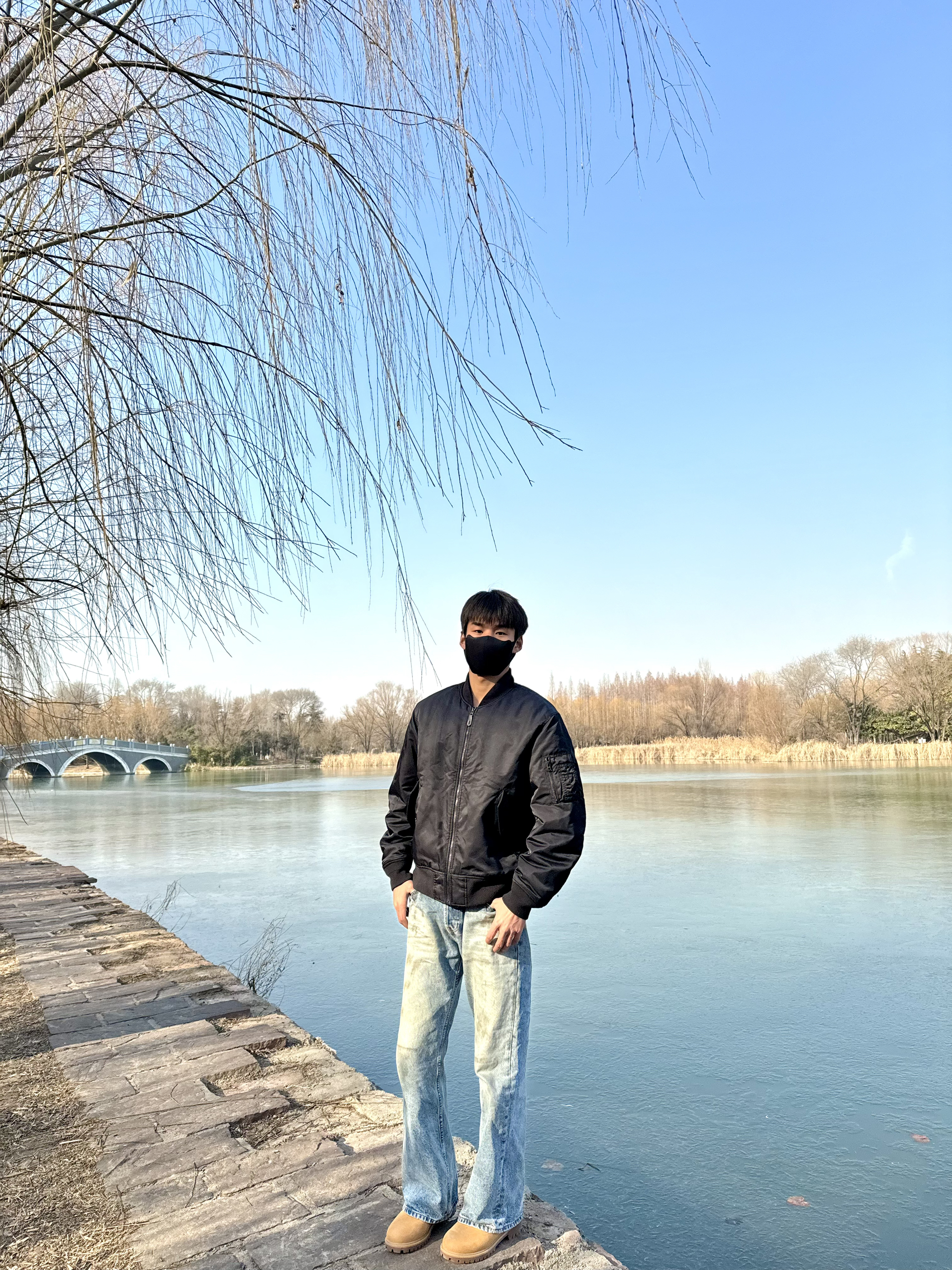 出门这样穿被说高中生 真的像嘛 我都已经23岁了