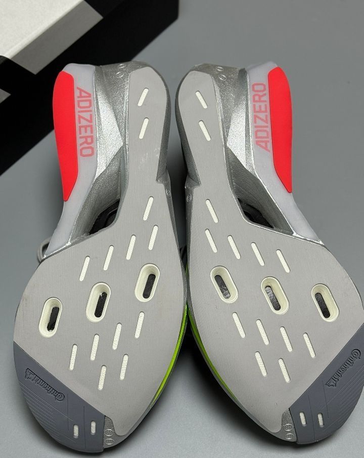 双碳板+三层缓震,这双“超限 ”跑
鞋!你还会入吗?