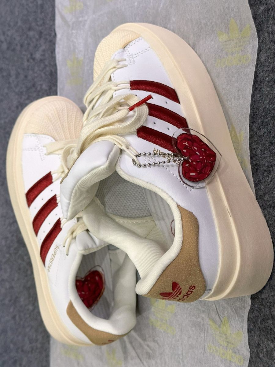 我炸了！！Adidas爱心面包