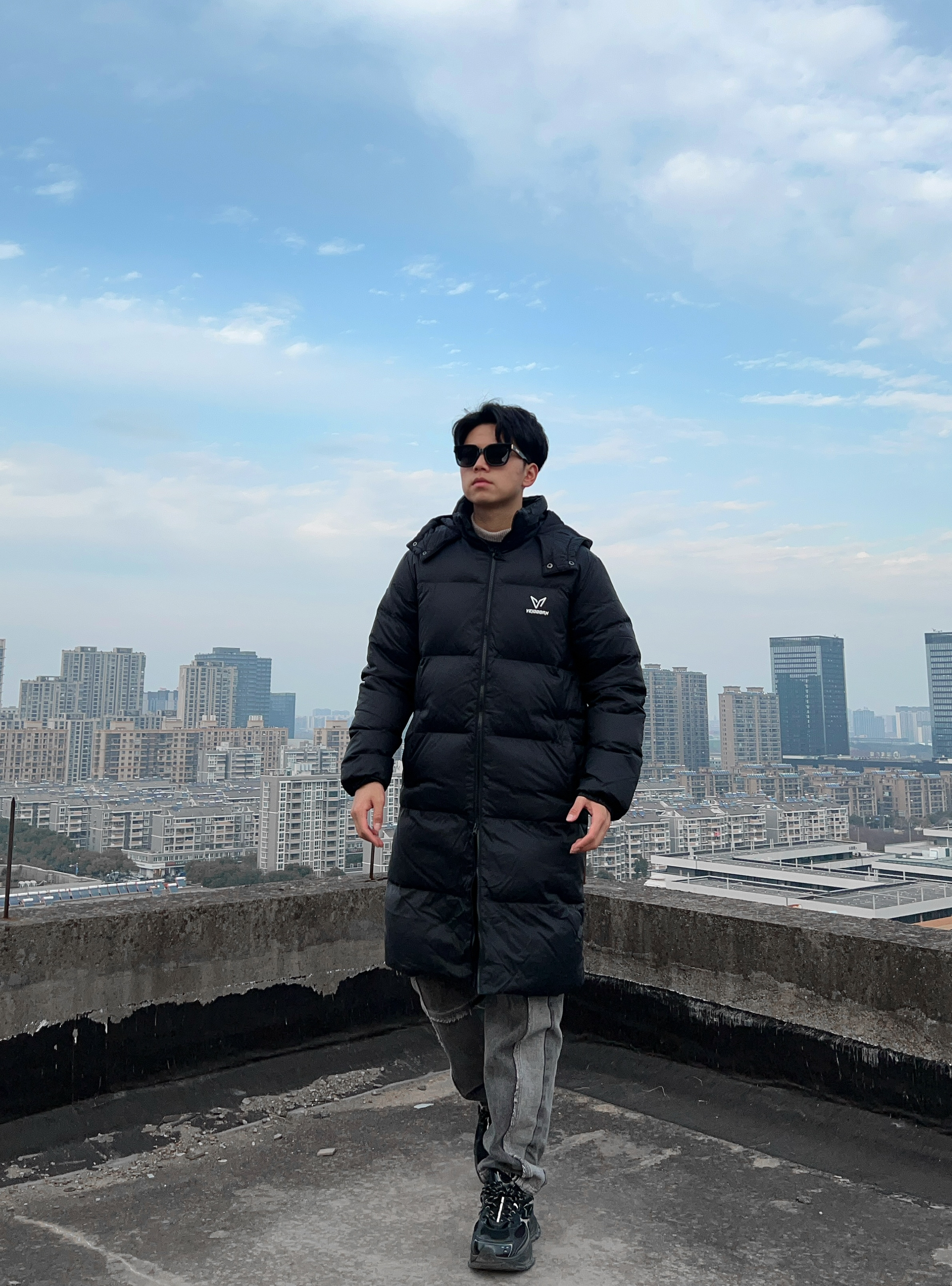 男大过冬小 Tags 丨长款羽绒身上披