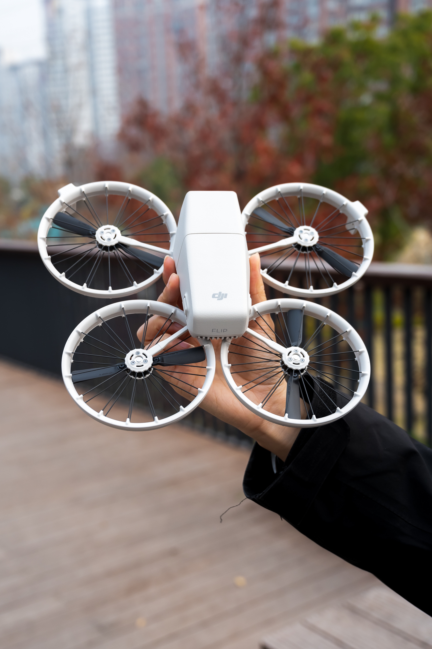 Vlog还可以这样拍?大疆Flip,适合小白的Vlog无人机!