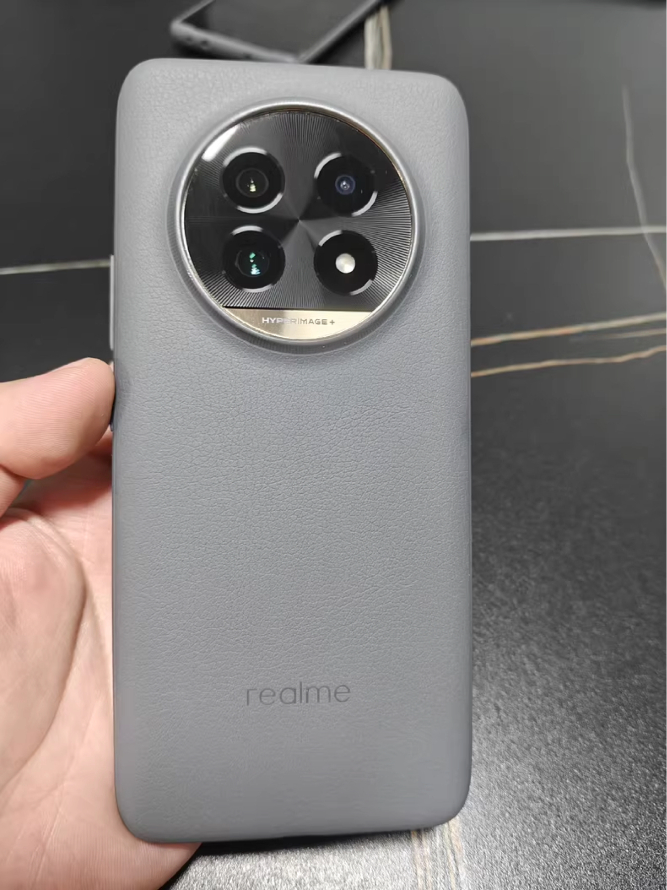 realme不讲武德，发布5个月跌至1539元，256GB+曲面屏+120倍变焦