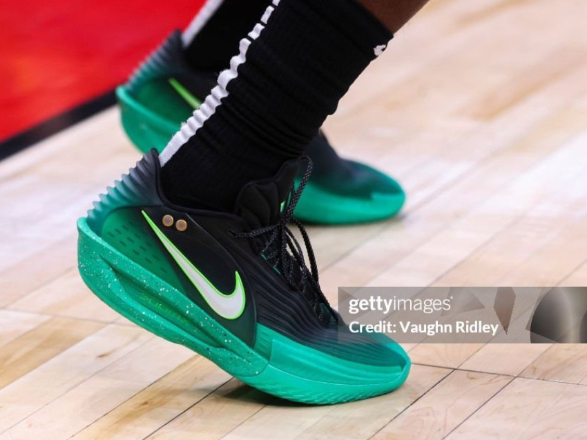 1月16日凯尔特人对阵猛龙球员上脚图