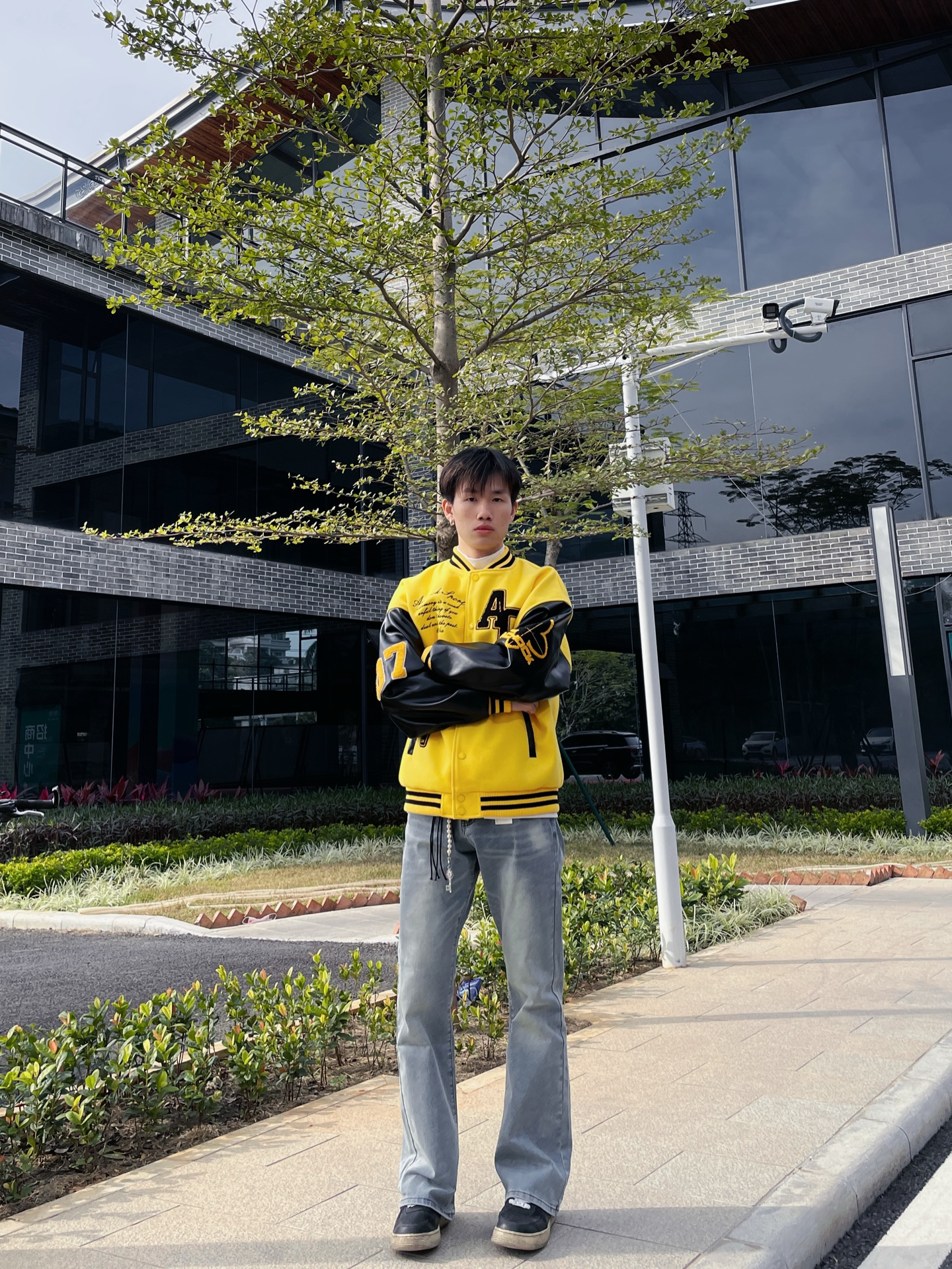 衣柜里这件卫衣肯定有吧