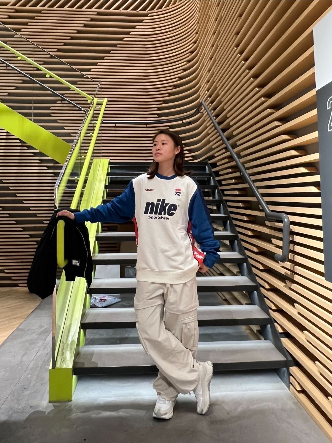Nike这卫衣真的很美范儿～