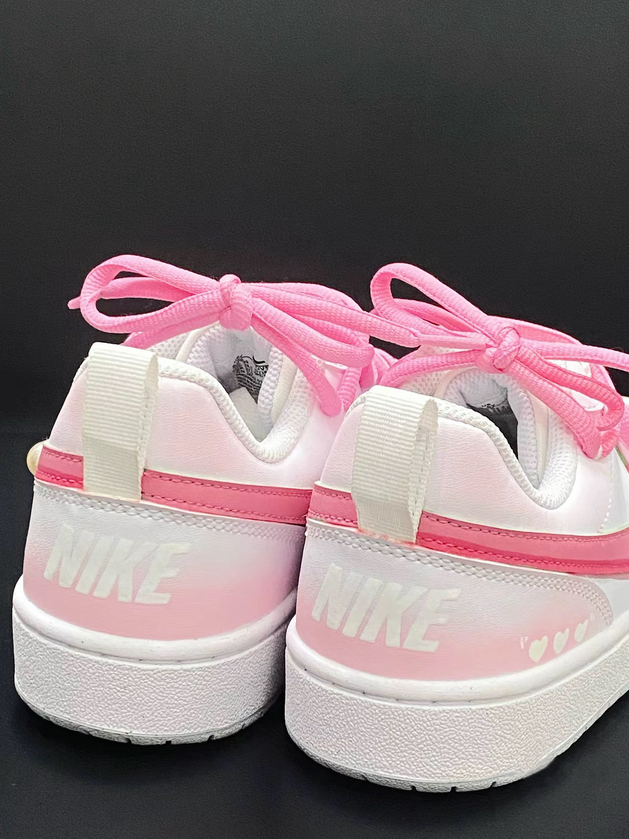 好甜的草莓风！🍓Nike这双鞋简直是少女心爆棚～💖