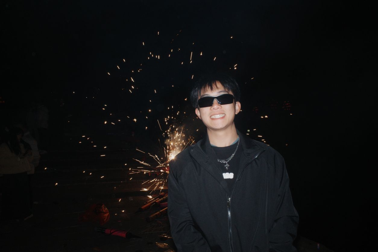 祝大家新年快乐！