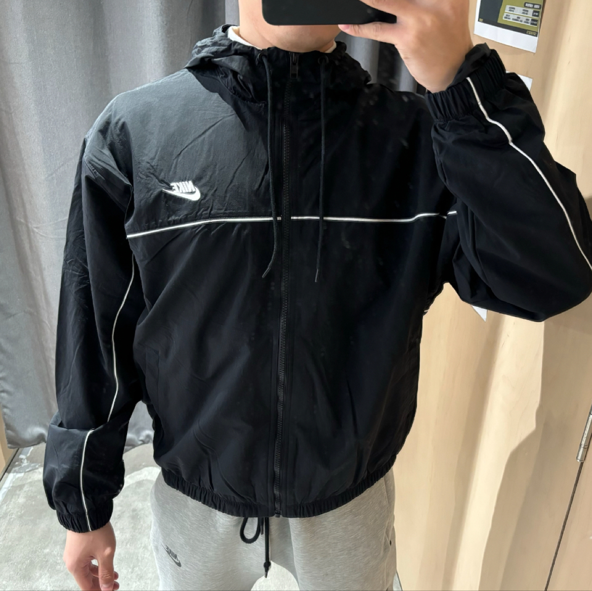 NIKE 纯色外套可以穿很久
