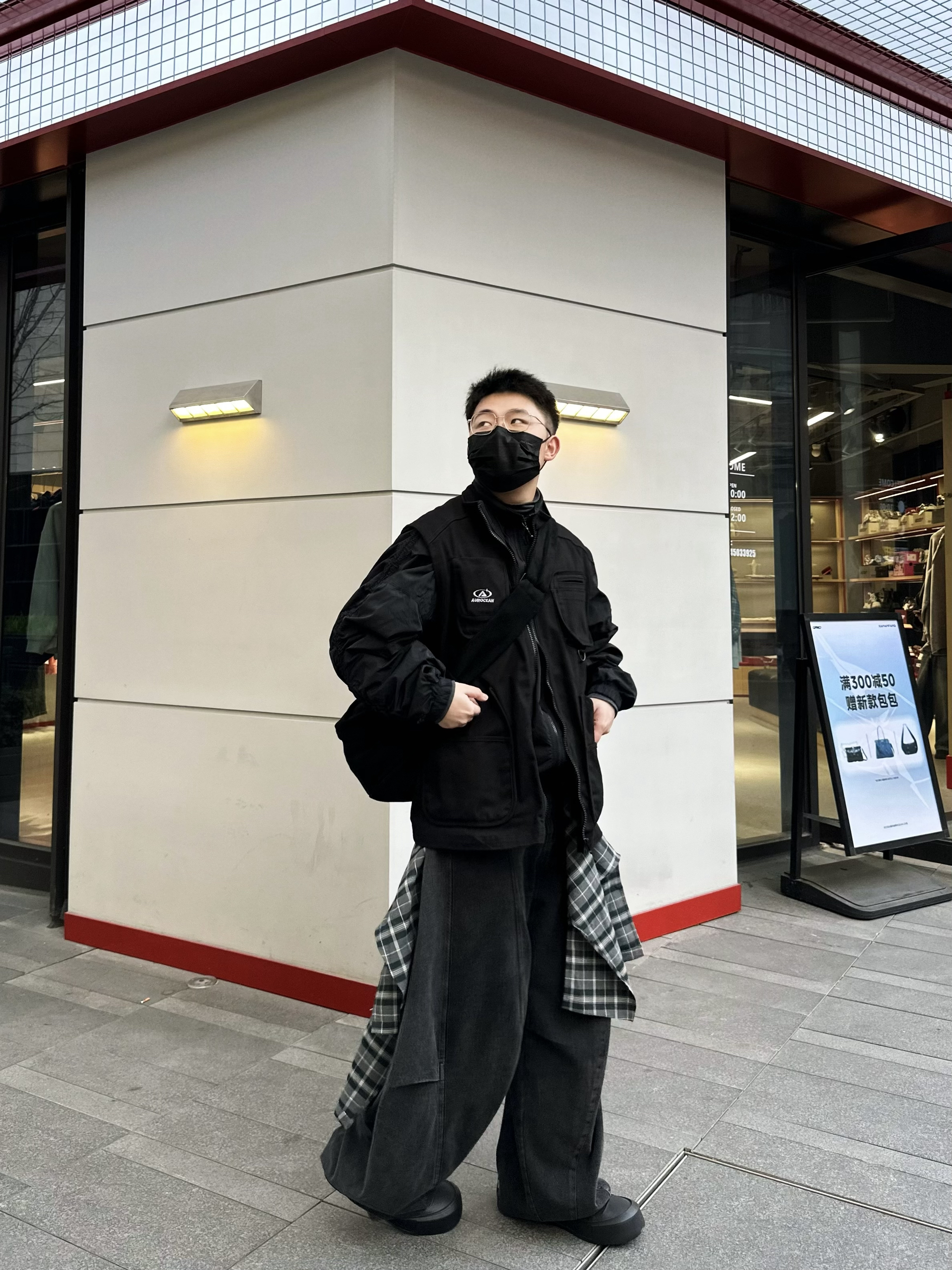 ALL BLACK穿搭也不能做普通穿搭