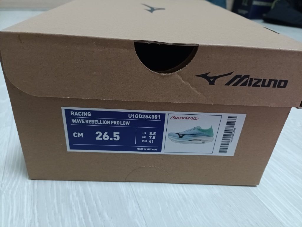 好看，没有二代那么激进，