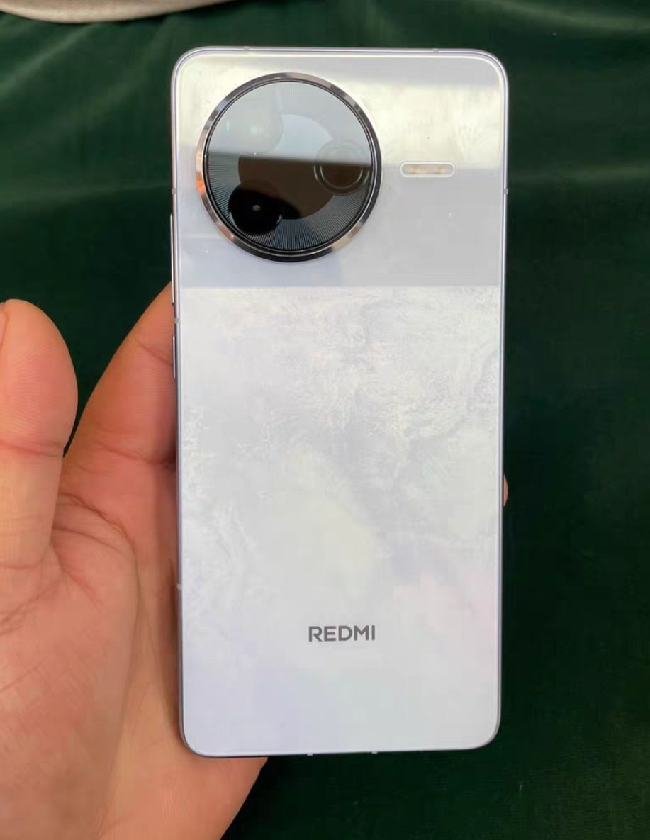 亮屏按我的轻度游戏的尿性估计有9小时以上