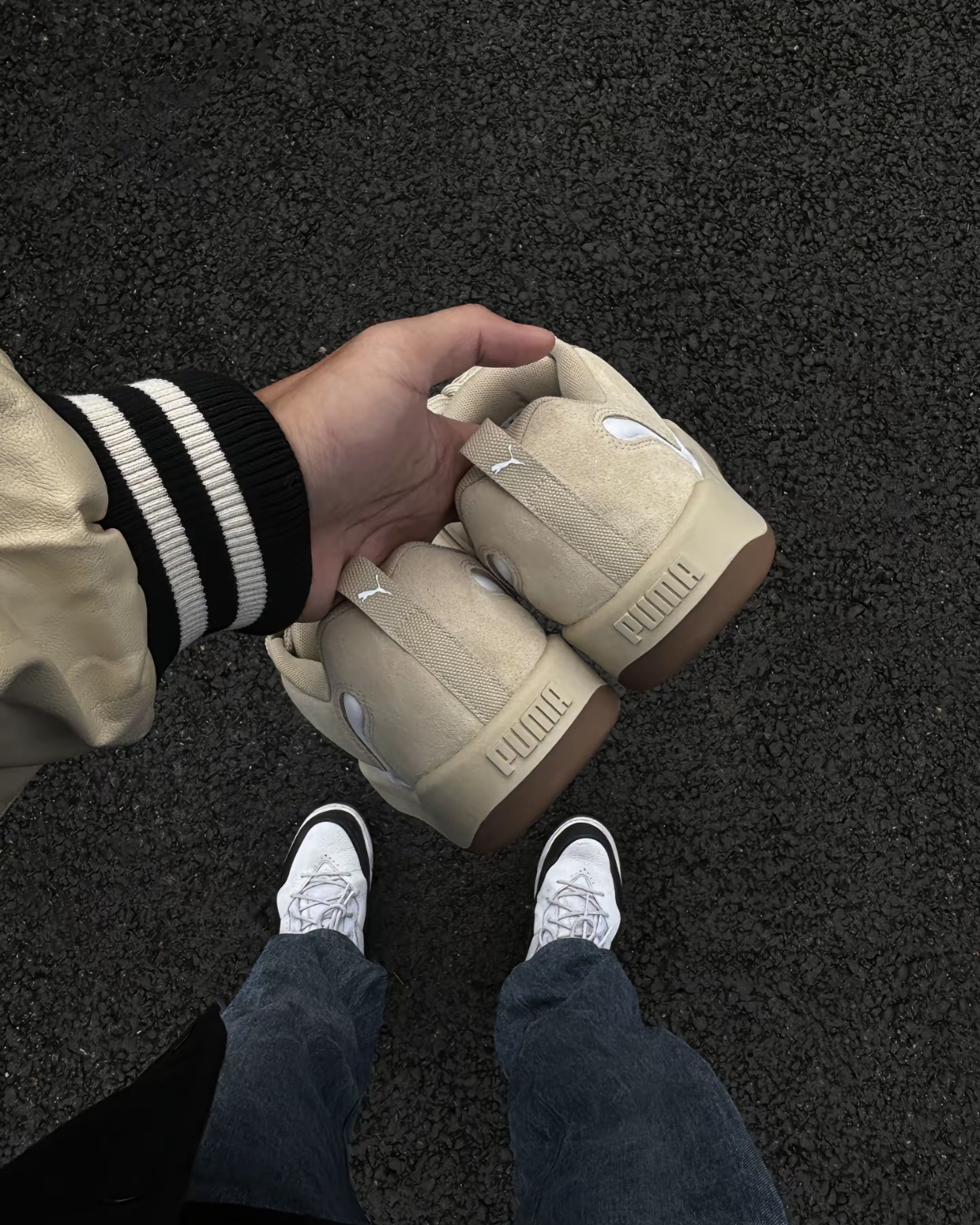 【🌟PUMA面包鞋水泥灰｜秋冬穿搭王炸单品！高级感拉满不撞款】

PUMA这双水泥灰面包鞋一上脚就