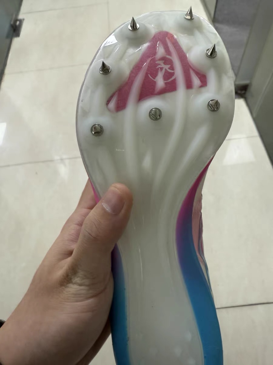 用这双鞋，预祝我们都可以上岸