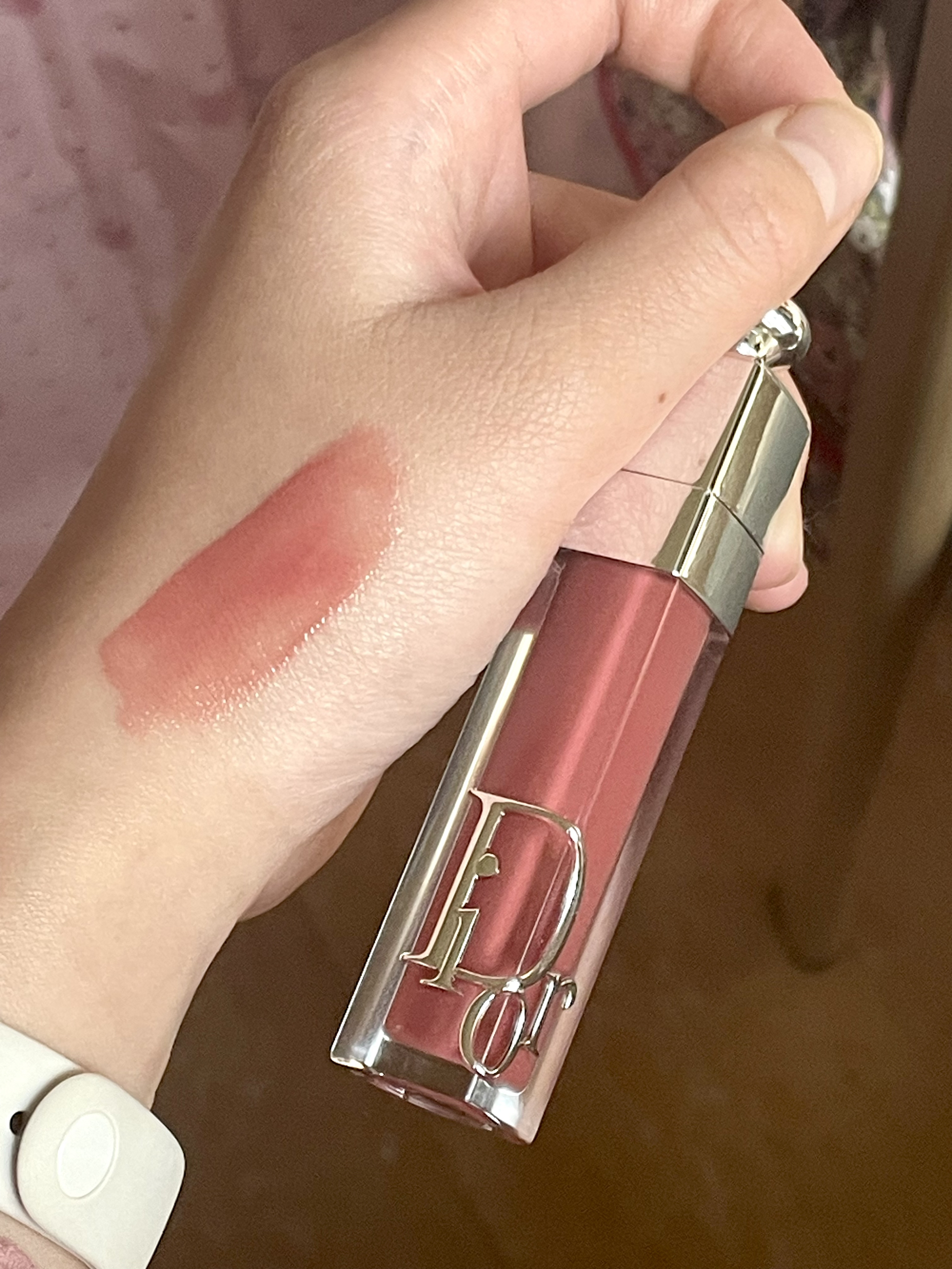 超爱的两个镜面唇釉 涂上bu灵bu灵的 