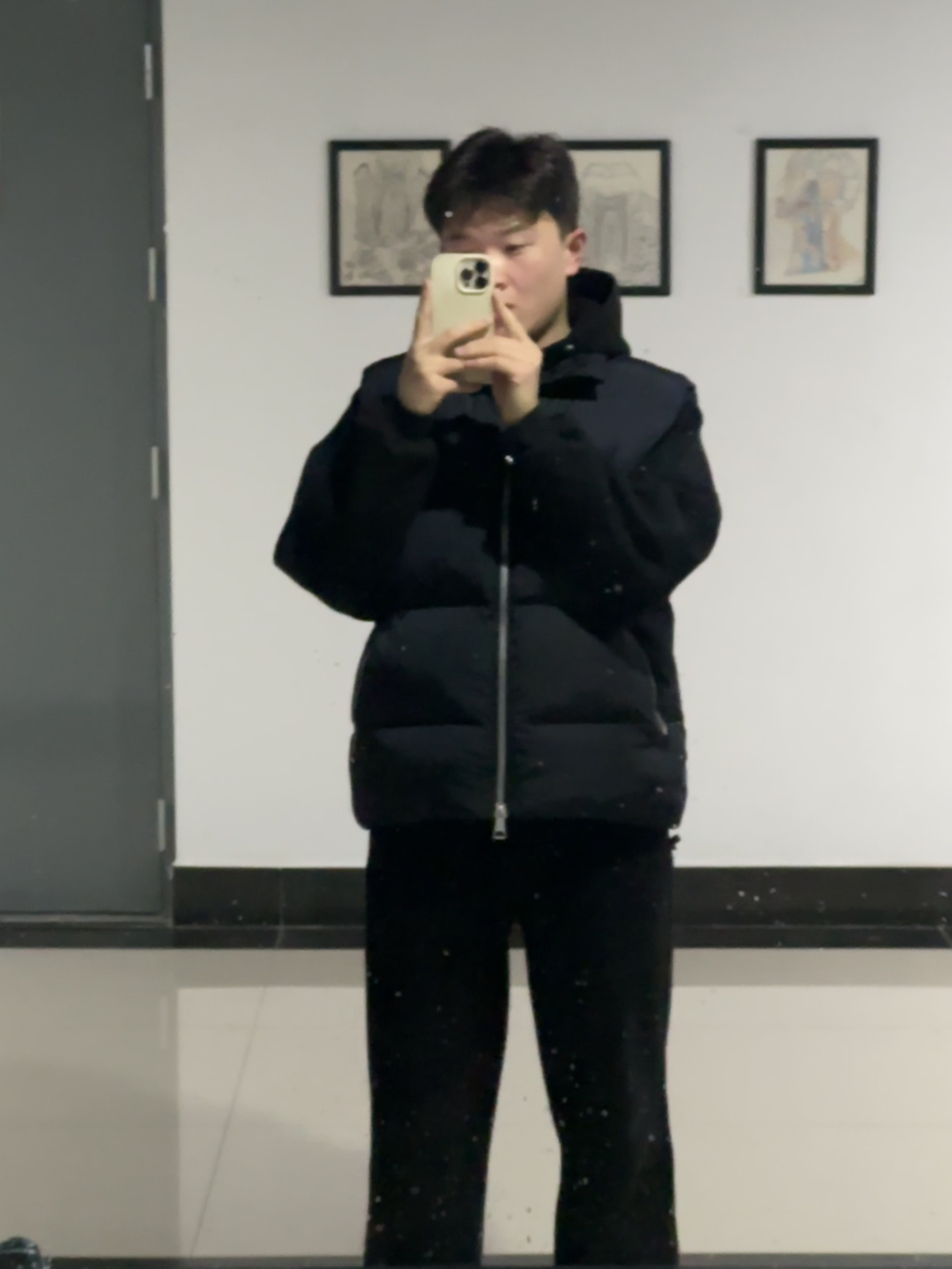 身高｜体重：

🧍‍♂️ 穿搭风格：

