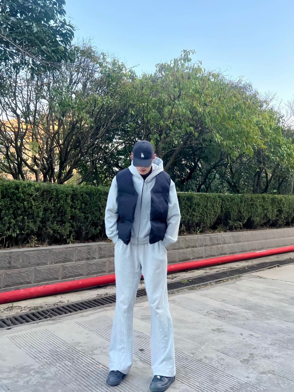 👖超in灰调休闲裤，解锁秋日慵懒时尚🍂