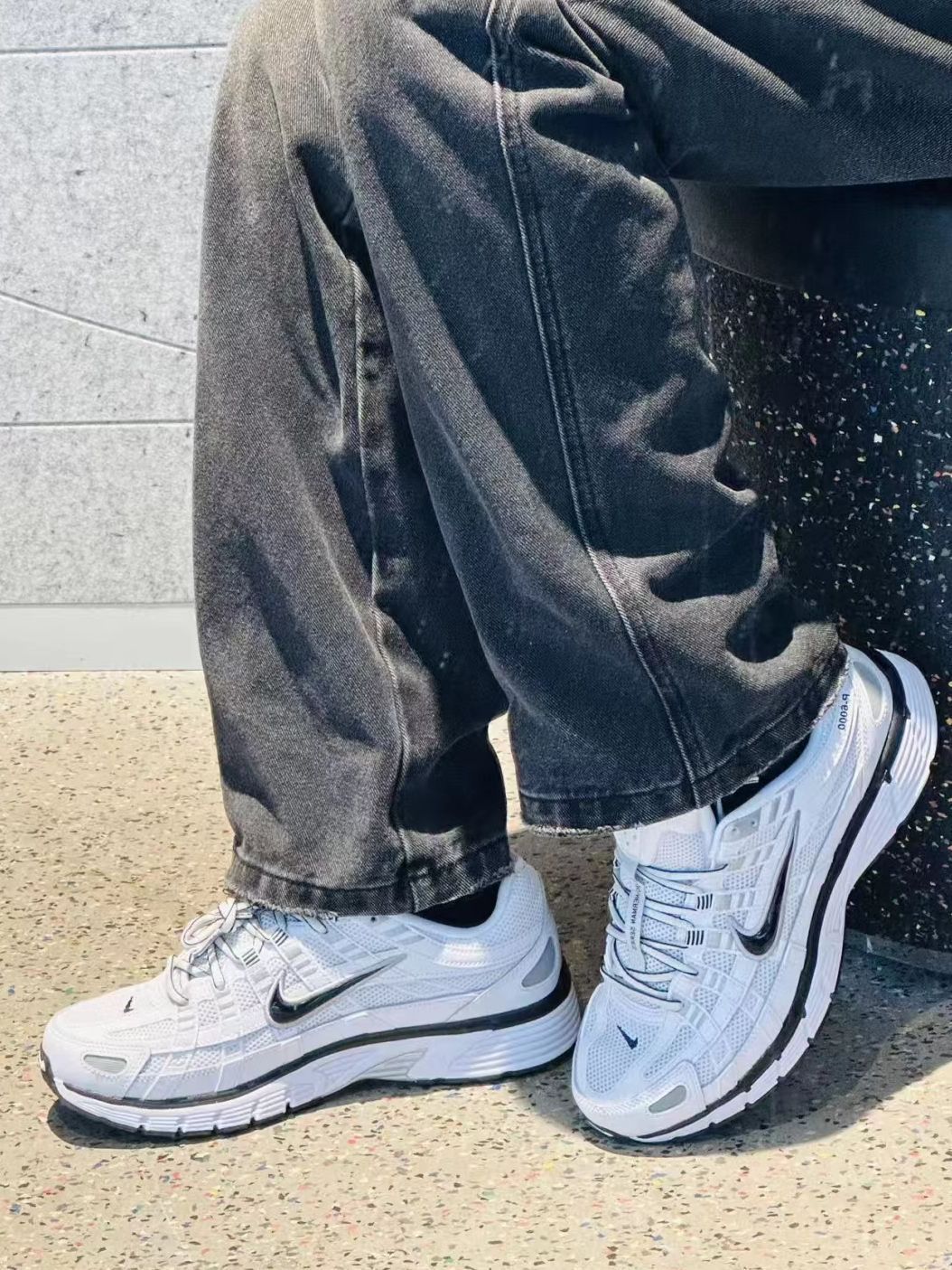 耐克P6000来喽
P-6000运动鞋融合Pegasus过往运动鞋设计～