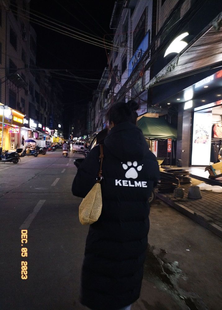 不踢球也穿卡尔美