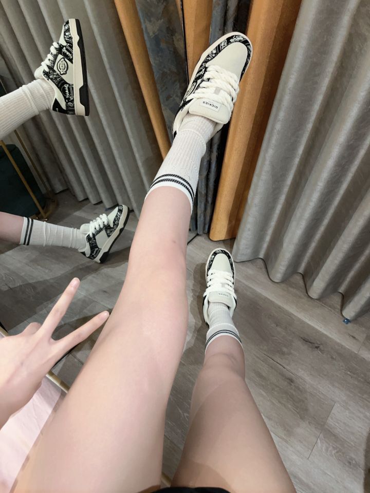 黑白熊猫配色板鞋~❤️