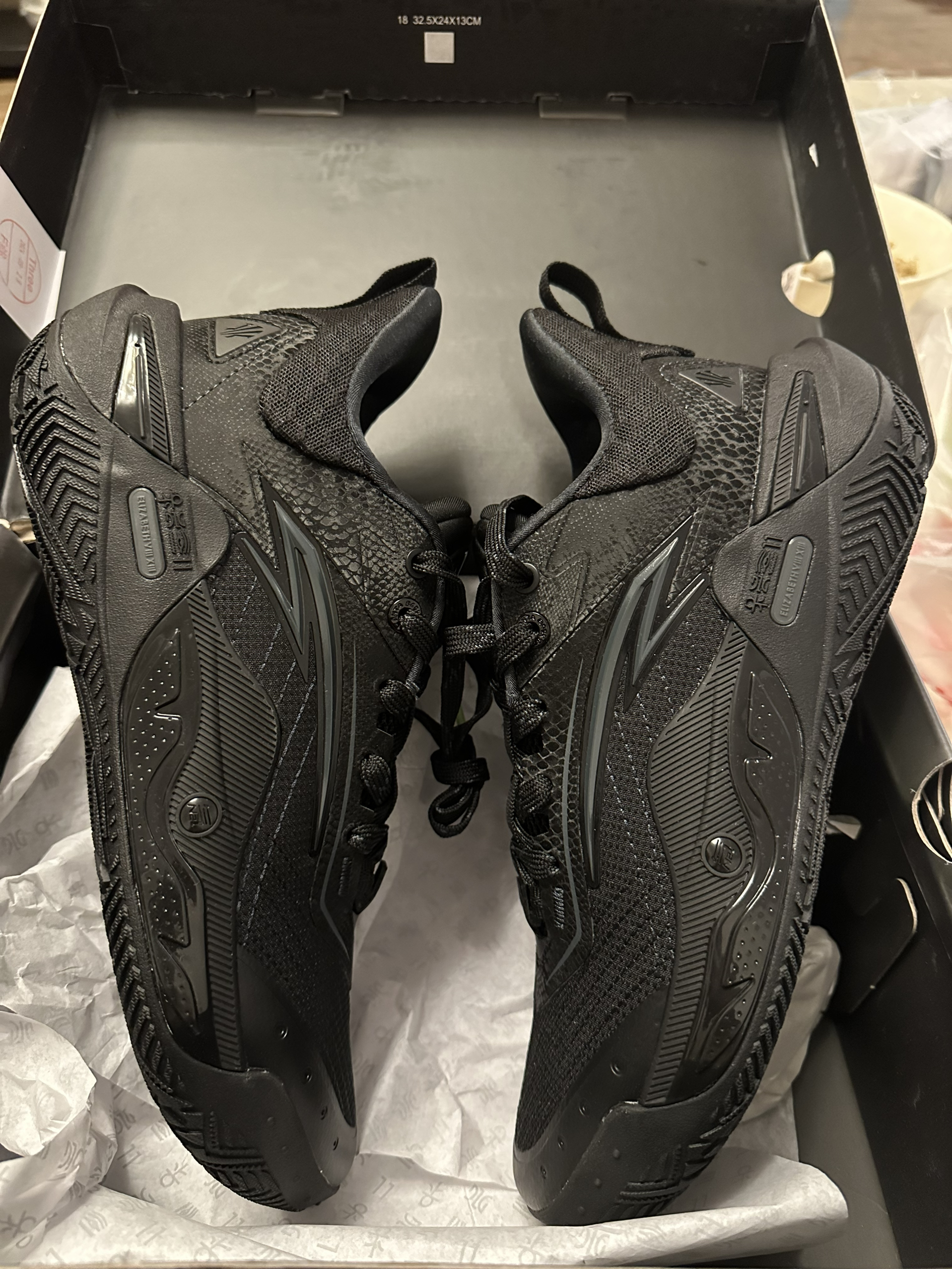 安踏欧爸一代黑武士