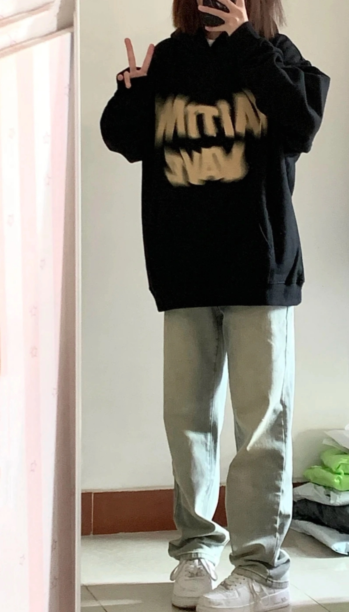 校园风的复古牛仔裤搭配起来真是满满的青春