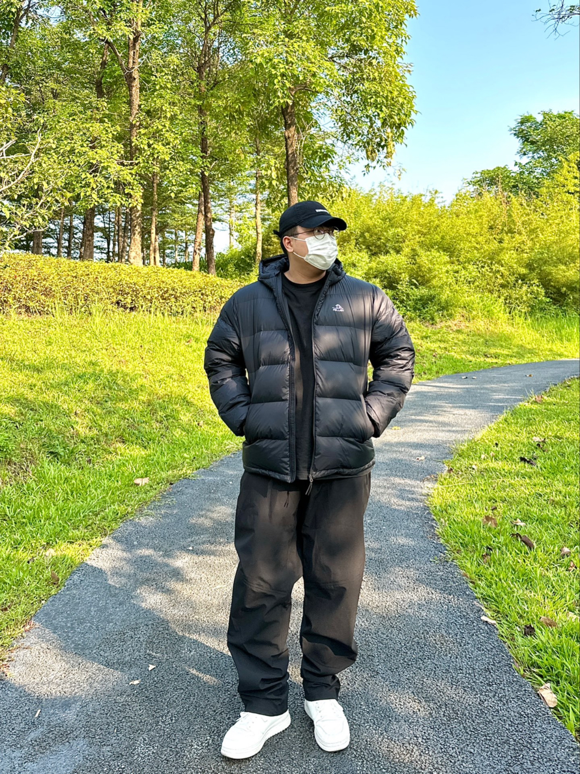 Pelliot 穿了不愿脱下的羽绒服