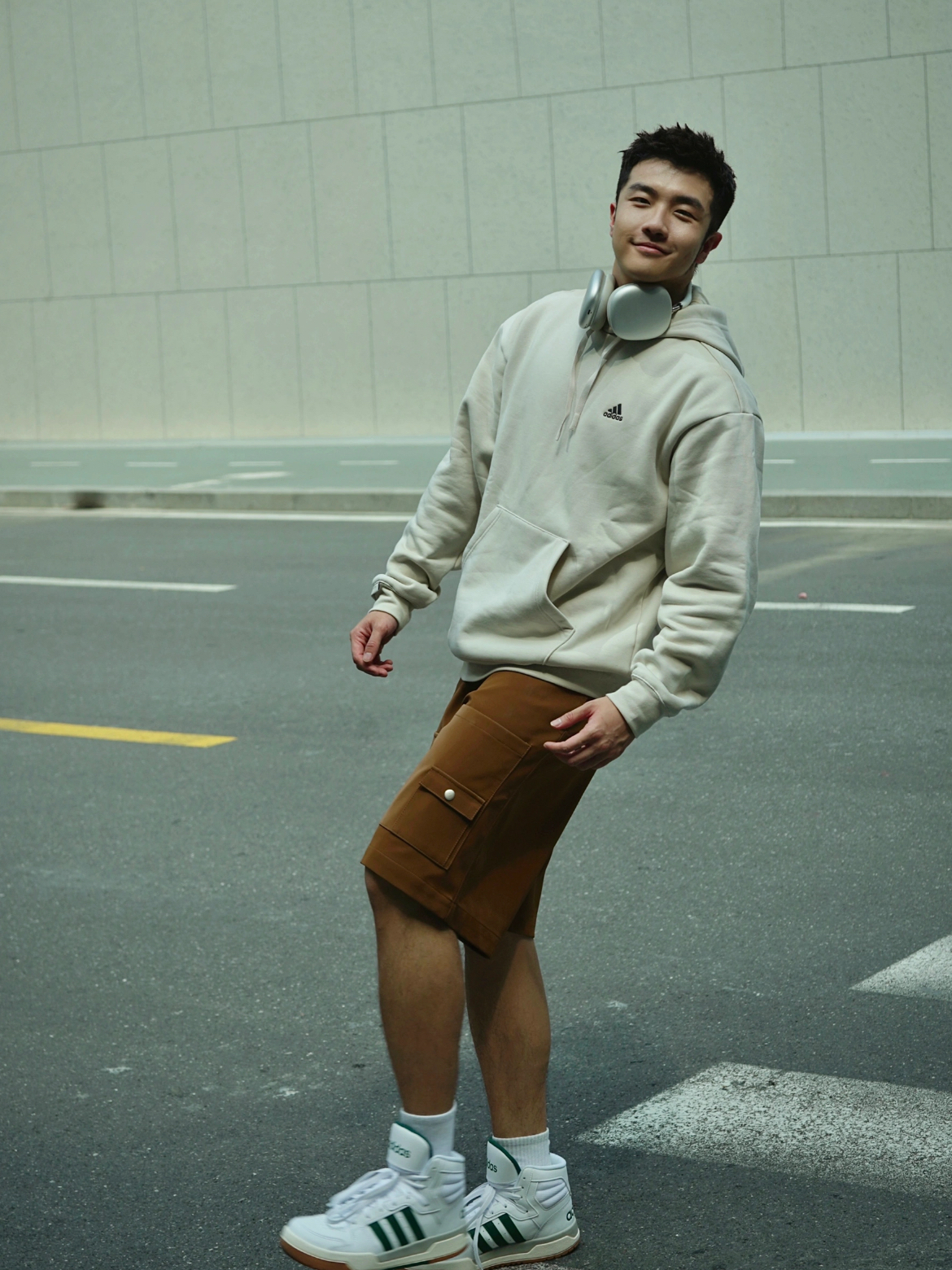 Adidas  穿上它秒变时尚达人