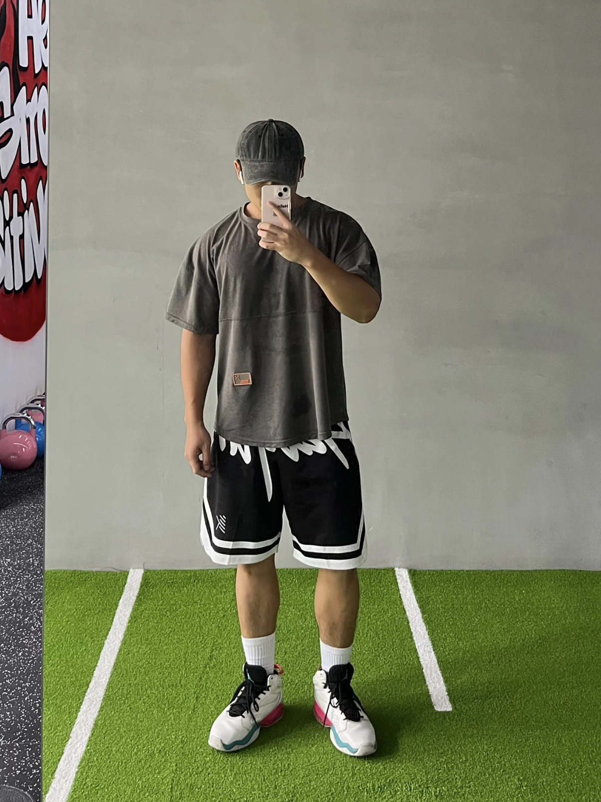 夏季 OOTD 男生黑白穿搭