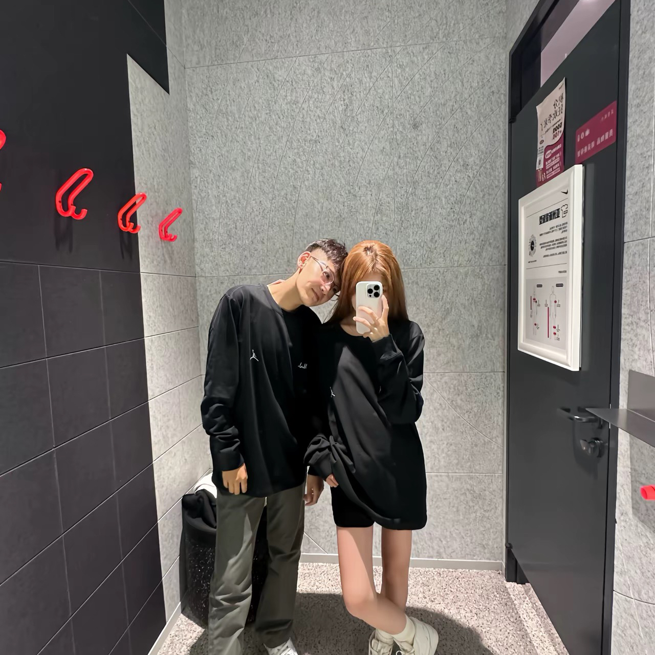 OOTD I 黑色情侣穿搭