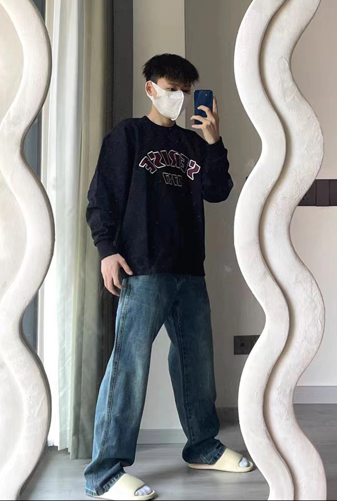 您在寻找一款合适的高街牛仔裤吗?我注意到
