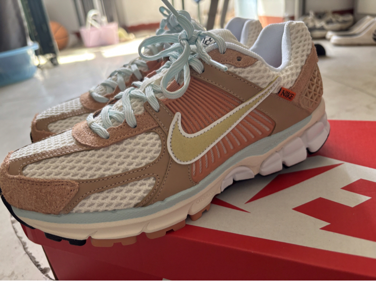 适合春夏穿搭的跑鞋Nike Zoom Vomero5