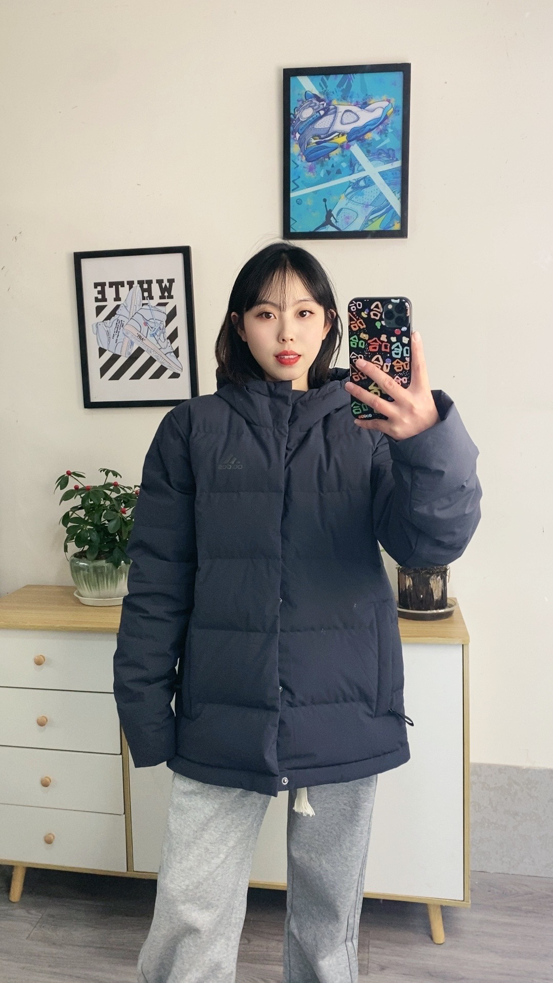 阿迪纯色羽绒服，还是包帅的❗️