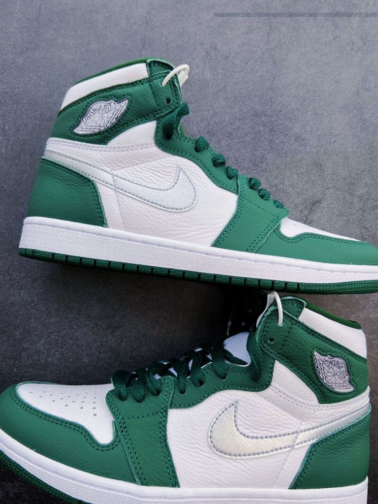 AJ1 高帮 白绿脚趾 复古街头风
