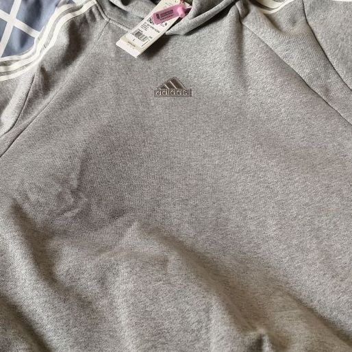 舒服衣服阿迪达斯