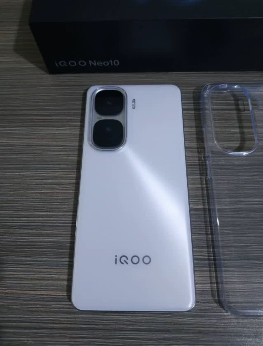 《iQOO Neo10:游戏“战神”,超分超帧并发畅玩高帧大作》