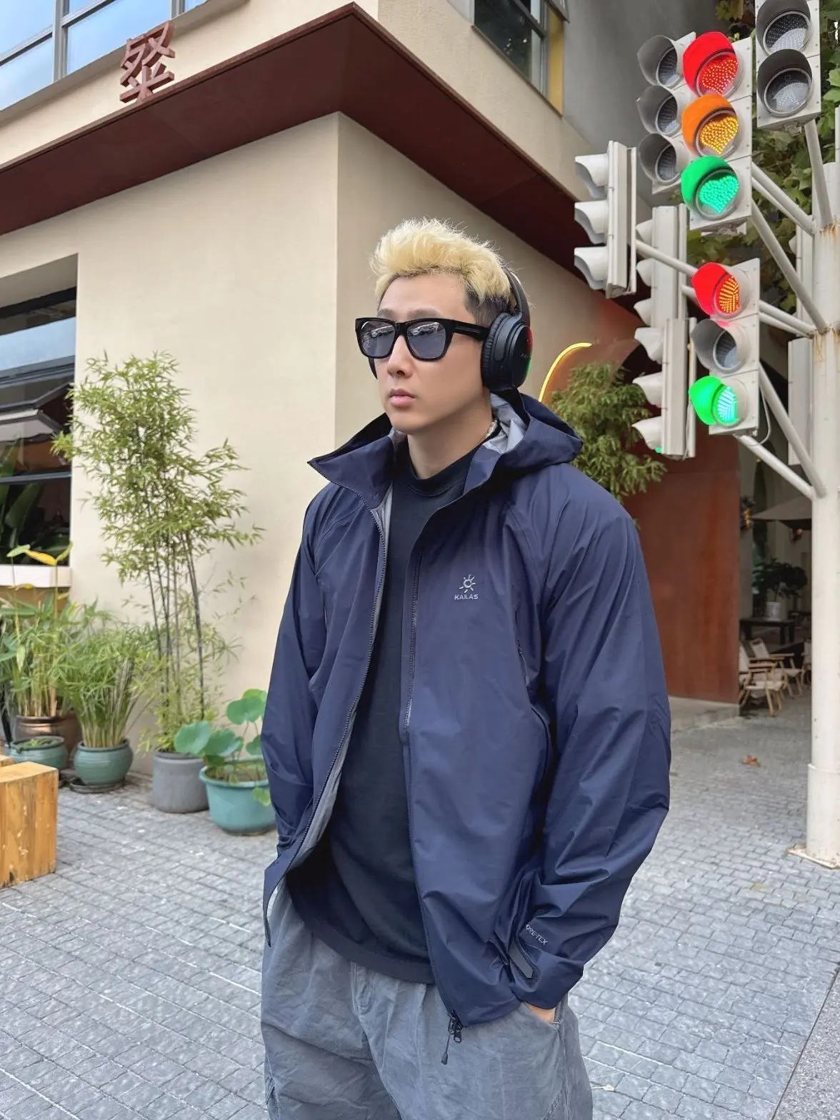 秋天是冲锋衣的主场啊!