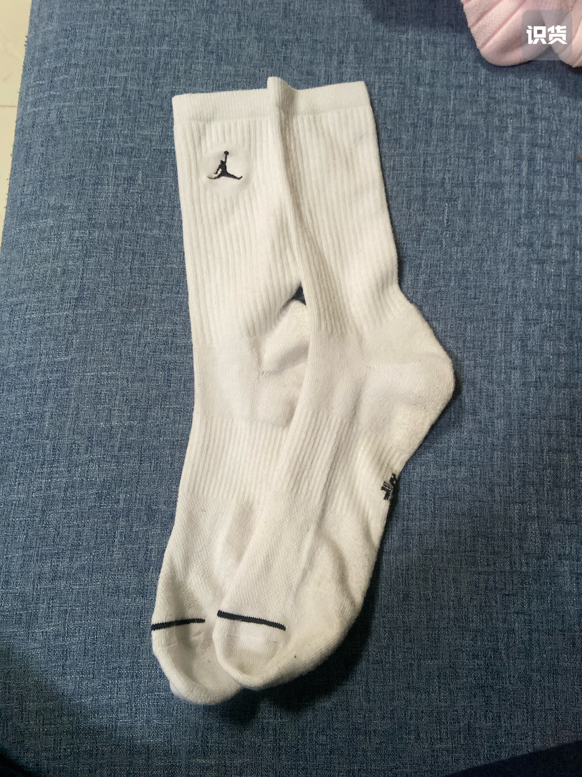 袜筒很长也很百搭，特别适合配一些高颜值的