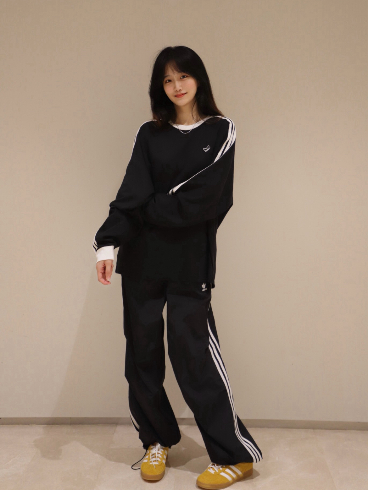 Adidas 轻松驾驭的黑色运动裤