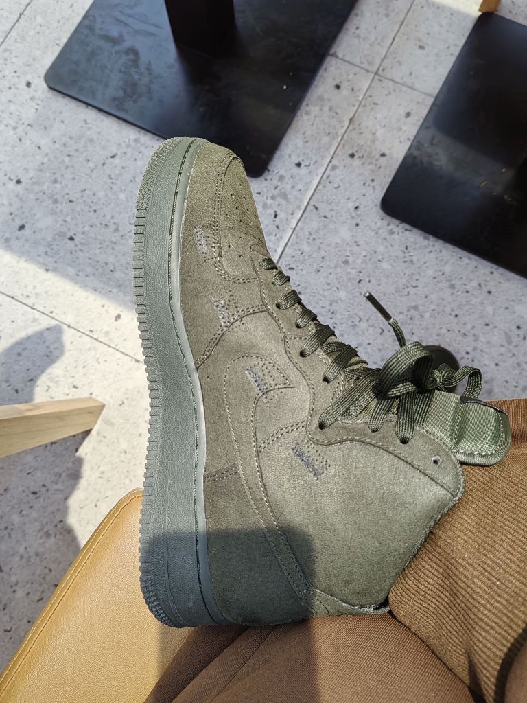 这么帅的鞋非得弄几个碍事的扣😎
