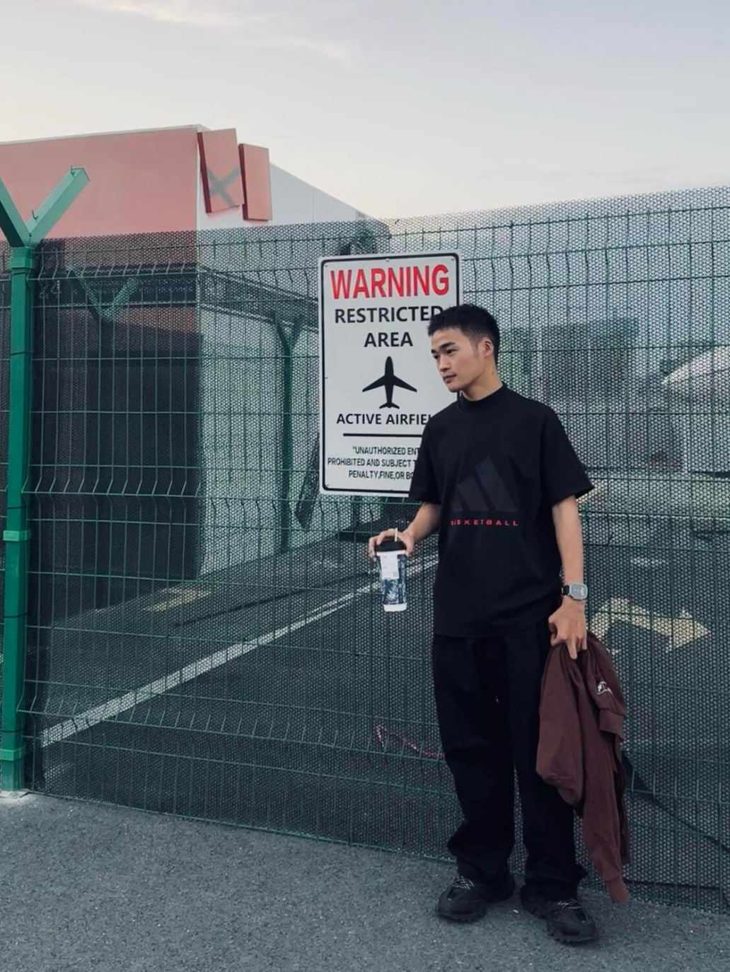 🔥黑色字母篮球短袖，燃爆球场🏀