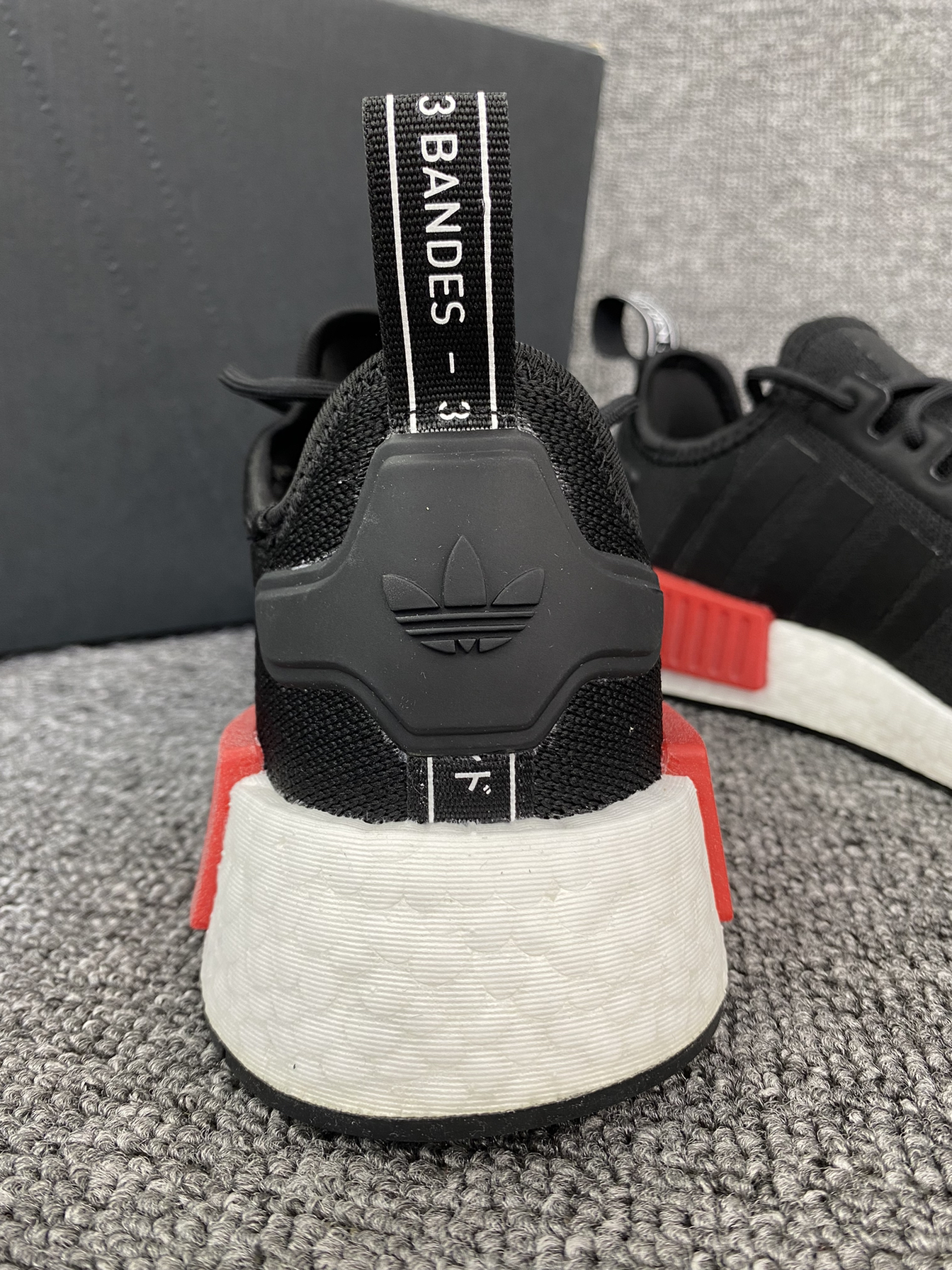 神鞋回归⁉️阿迪NMD R1脚感依旧爆炸！